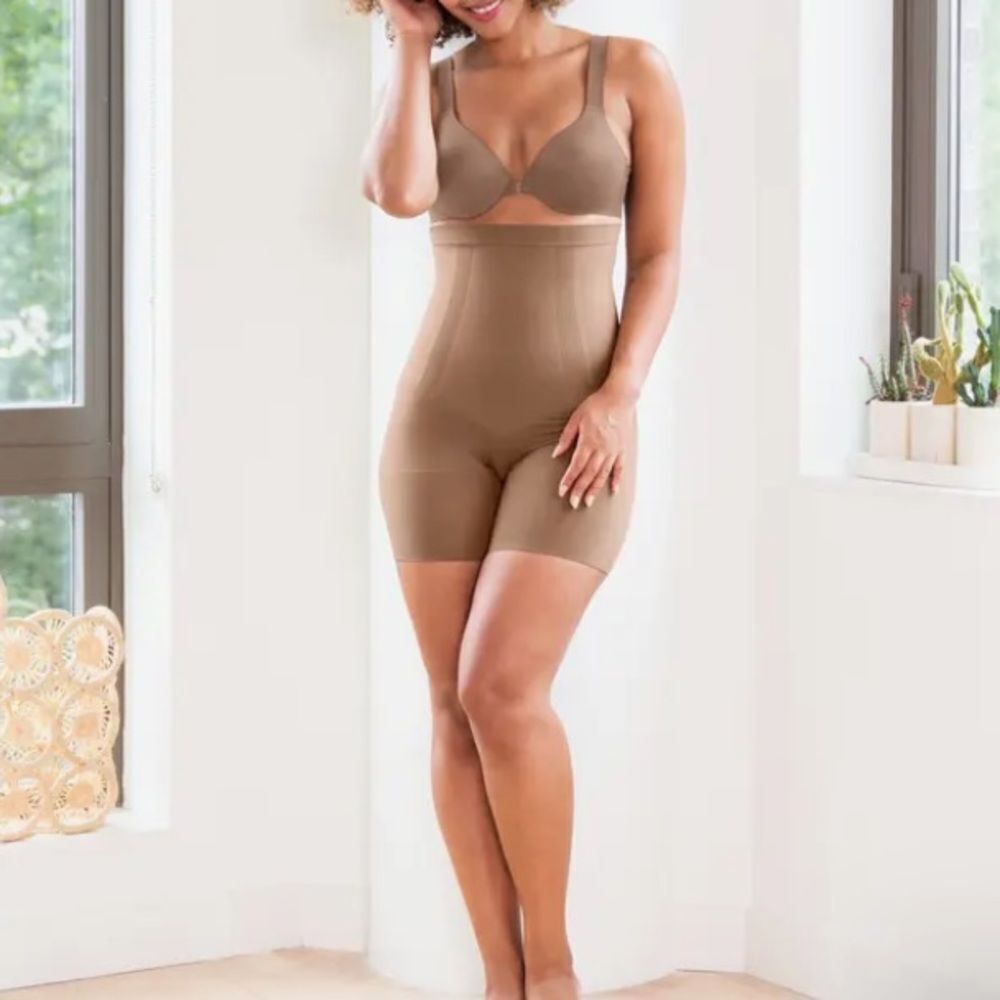 Spanx OnCore High Waist Mid-Thigh Shorts Caf Au Lait‎ S Nwot never worn